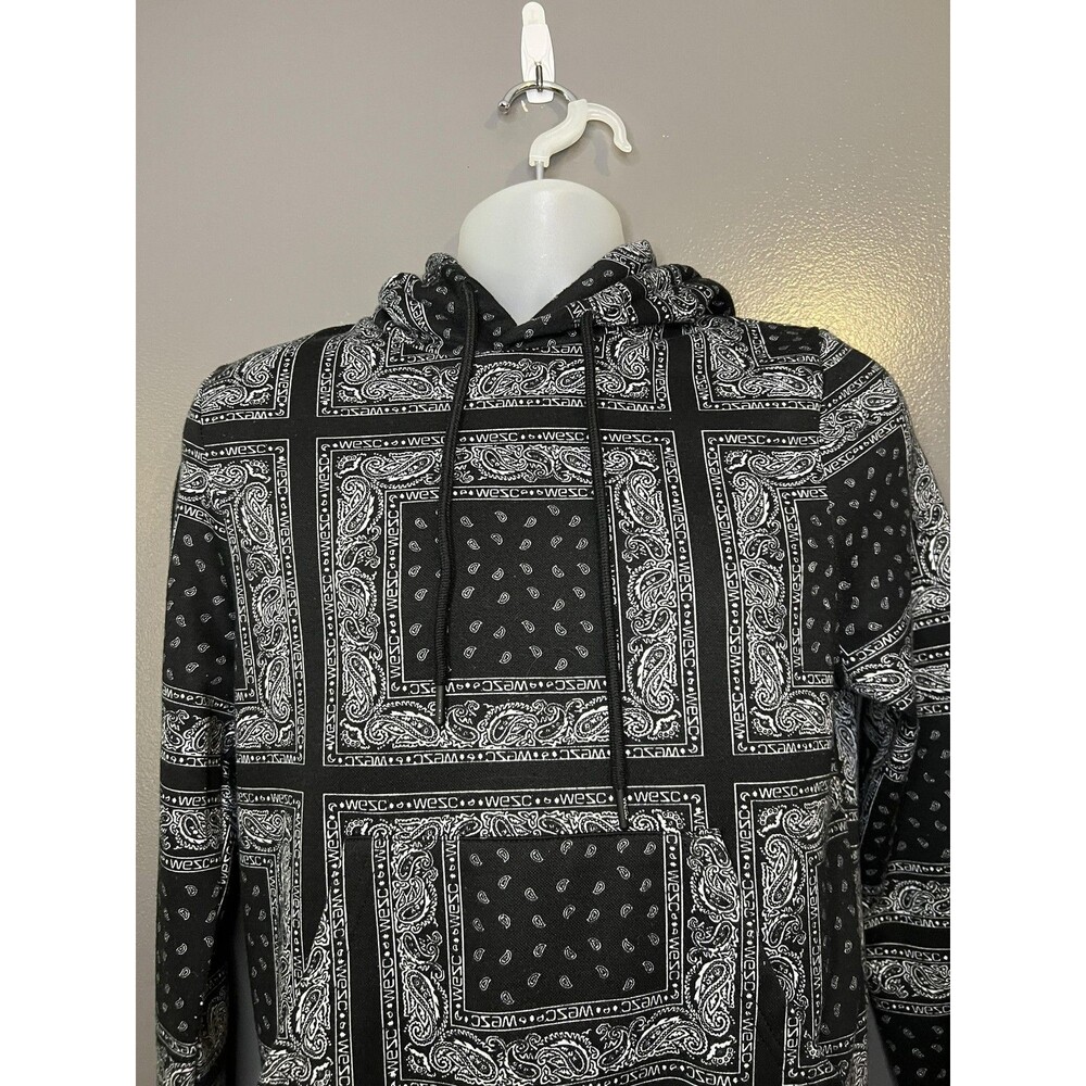 WeSC Hoodie Mens Medium Black Bandana Paisley Graphic Fleece Pullover Sweatshirt